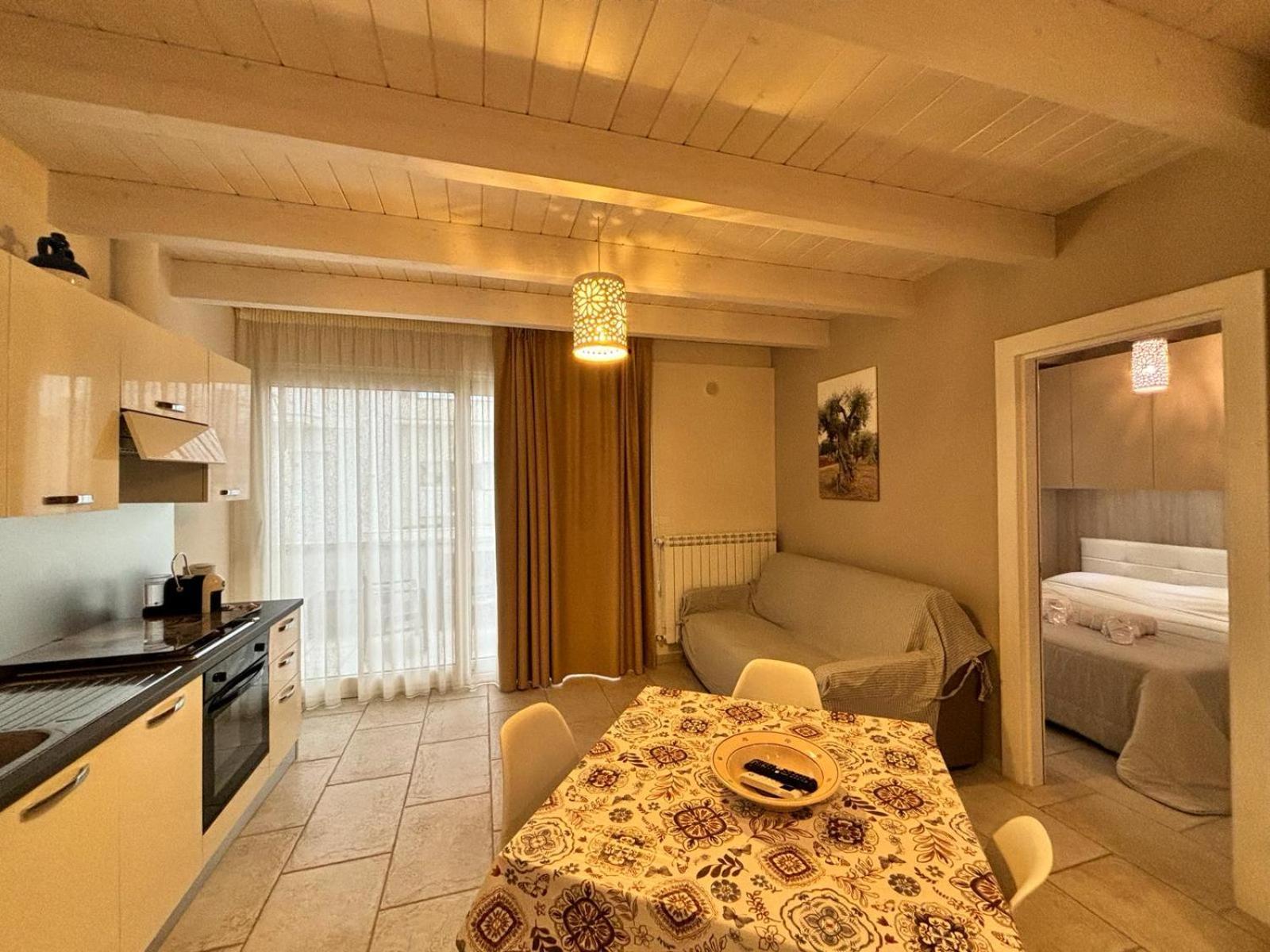 Dimora Girolamo Bed & Breakfast โปลีญาโนอามาเร ภายนอก รูปภาพ