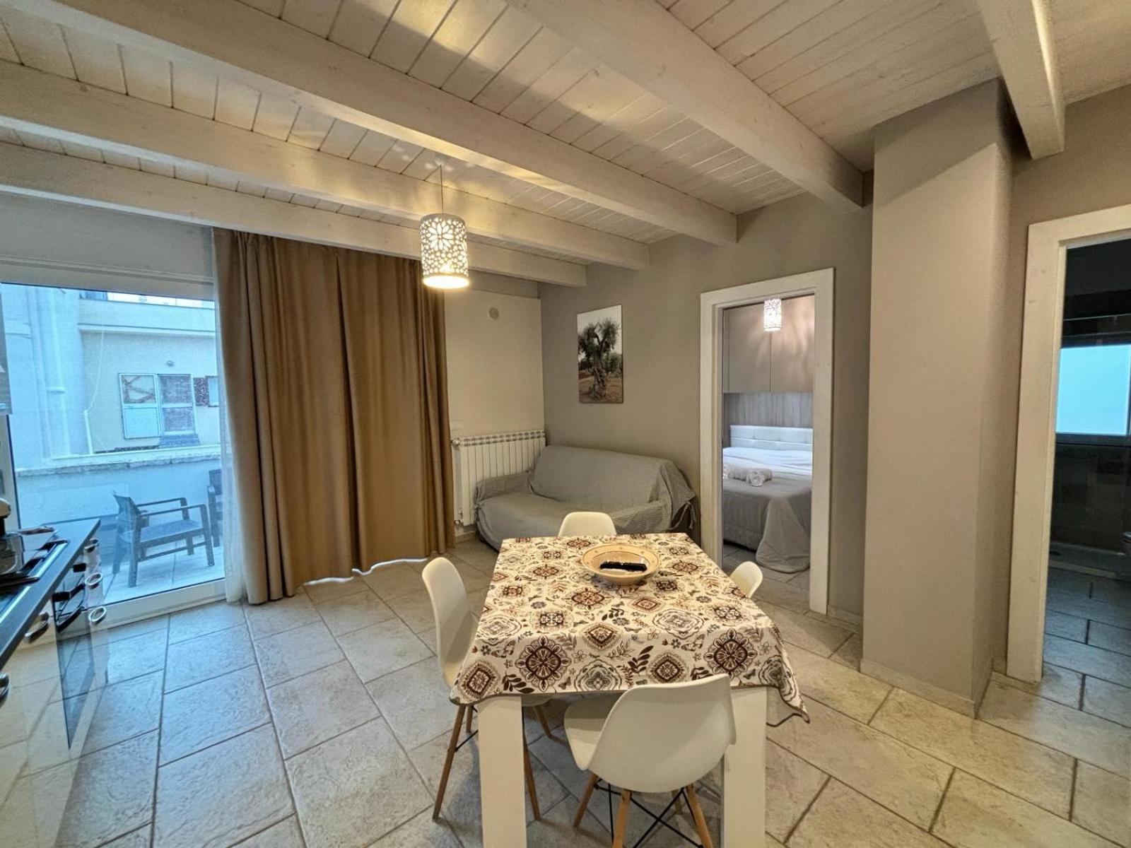 Dimora Girolamo Bed & Breakfast โปลีญาโนอามาเร ภายนอก รูปภาพ