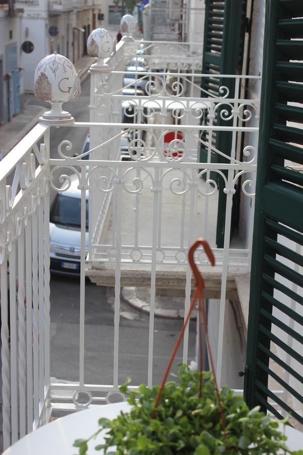 Dimora Girolamo Bed & Breakfast โปลีญาโนอามาเร ภายนอก รูปภาพ