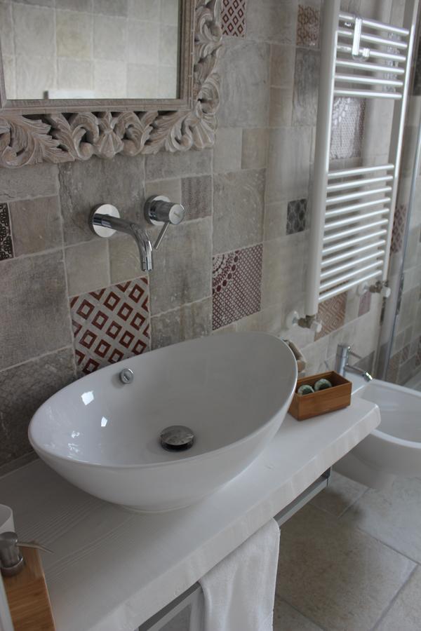 Dimora Girolamo Bed & Breakfast โปลีญาโนอามาเร ภายนอก รูปภาพ