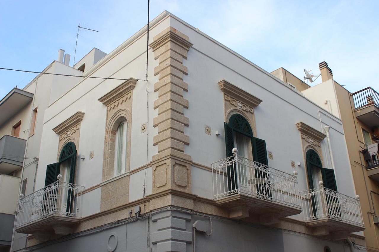 Dimora Girolamo Bed & Breakfast โปลีญาโนอามาเร ภายนอก รูปภาพ
