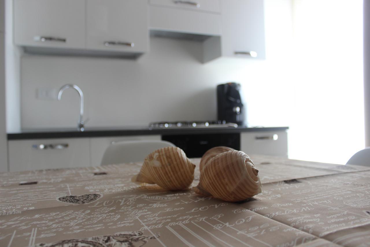 Dimora Girolamo Bed & Breakfast โปลีญาโนอามาเร ภายนอก รูปภาพ