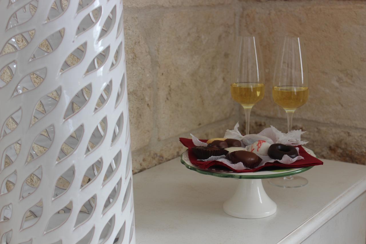Dimora Girolamo Bed & Breakfast โปลีญาโนอามาเร ภายนอก รูปภาพ