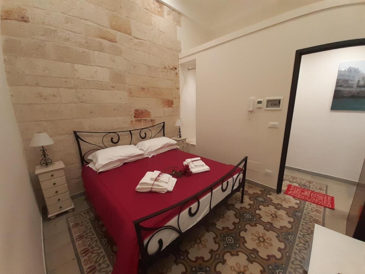 Dimora Girolamo Bed & Breakfast โปลีญาโนอามาเร ภายนอก รูปภาพ